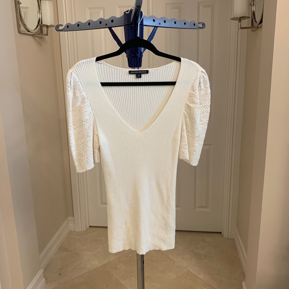 Boston Proper Cream V- neck Sweater sz S